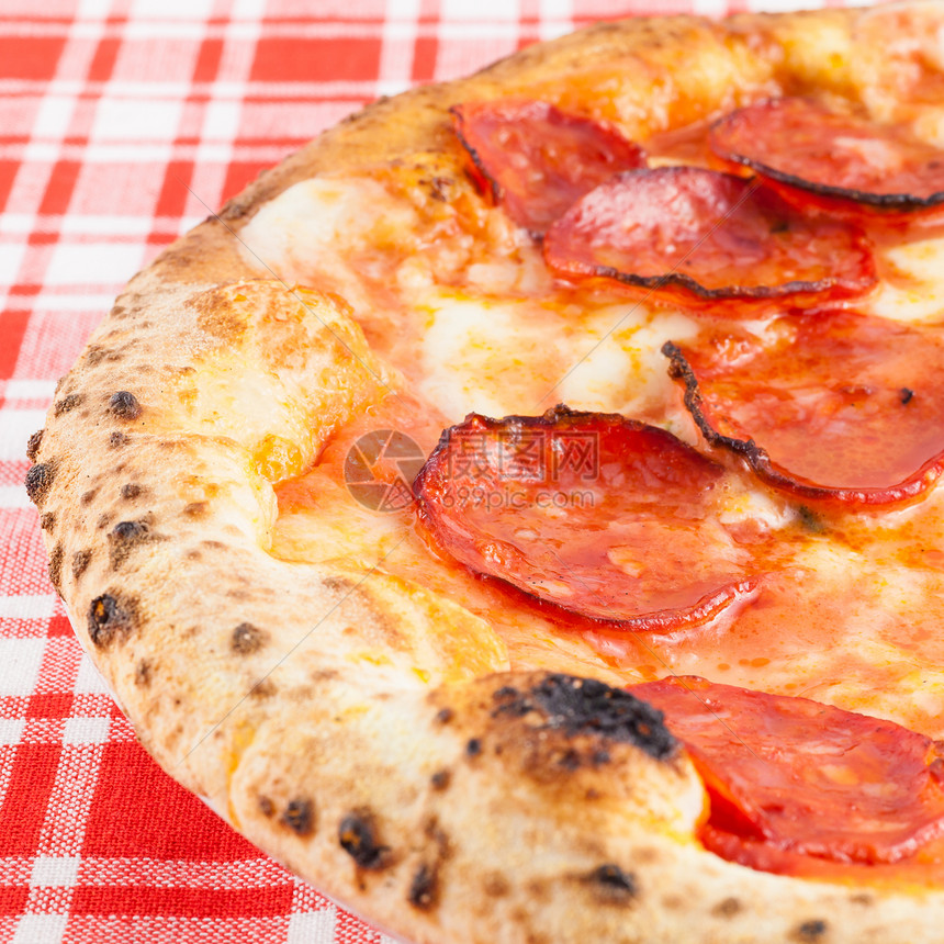 真正的意大利比萨迪阿沃拉传统的辣披萨图片