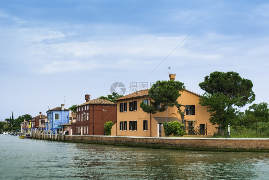 布罗尼诺维西的多彩房屋图片