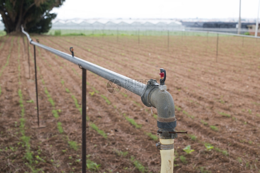 田间农业用水管图片