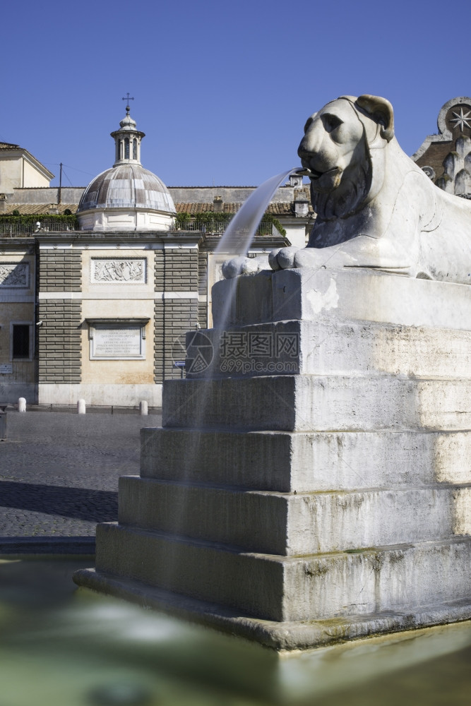 罗马波波洛广场喷泉狮子图片