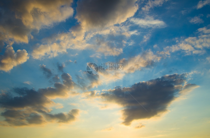 日落天空背景图片