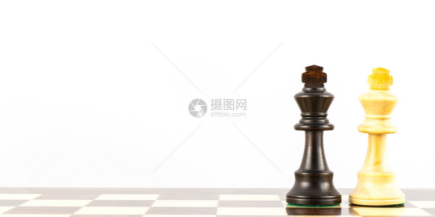 带有优雅的Stauon风格象棋的Chalnge概念图片