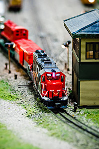 玩具火车素材显示中的小型玩具模列火车机背景
