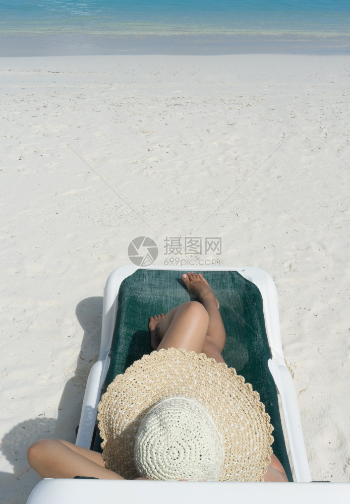 妇女节假日在热带海滩放松图片
