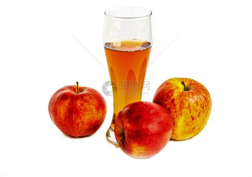 新鲜苹果和一杯天然汁图片