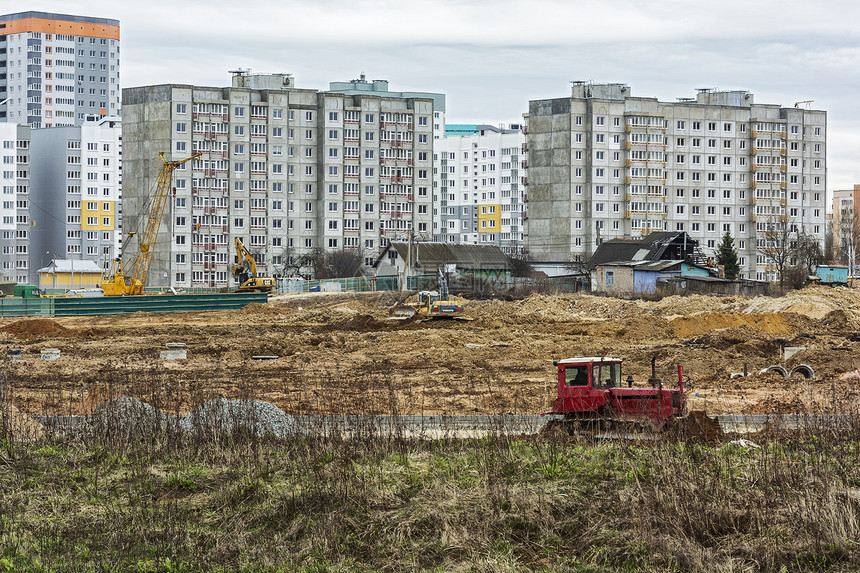 belarusmink2104在被拆毁的私营部门工地上建造一个新的小区图片