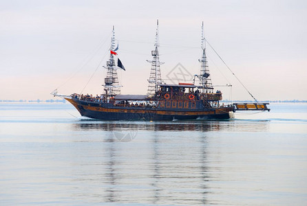海上著名的旧式帆船古老的帆船图片