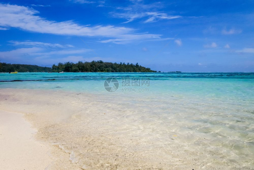 morea岛的热带白色沙滩和环礁湖法国多语言热带白色沙滩和morea岛的环礁湖图片