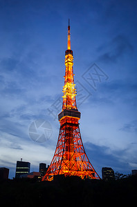 东京塔和城市在晚上日本东京塔在晚上日本高清图片