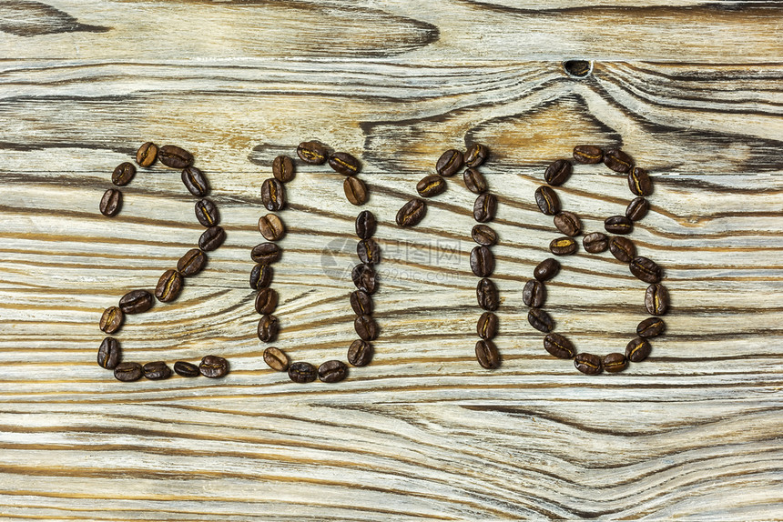 木制背景咖啡豆编号2018年图片