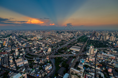 BangkoBango日落后的城市风景图片