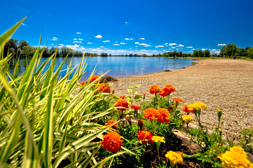 湖边海滩和风景观cosravin地区croti图片