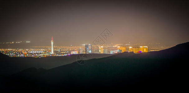 红岩峡谷的风景线Vegas背景图片