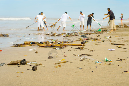 被垃圾污染的海洋图片