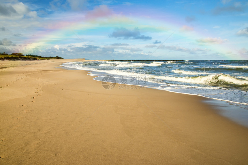 黄海沙滩彩虹漫的海滨图片