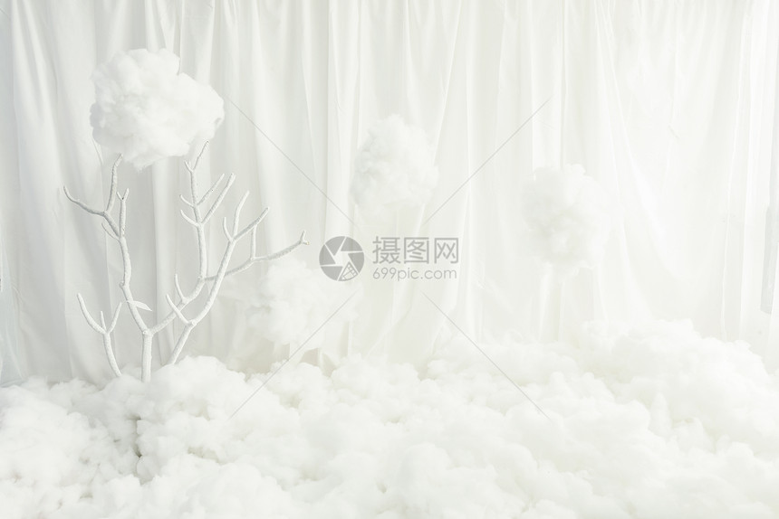 白布墙的色墙布在空房间的地板上抽象背景放松天上背景概念图片