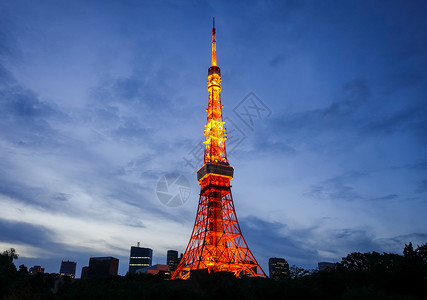 东京塔和城市在晚上日本东京塔在晚上日本图片