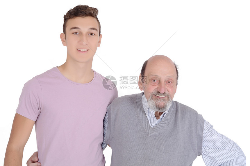 外祖父和小孙子的肖像微笑着孤立的白种背景图片