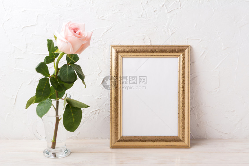 金架模型以温柔的粉红玫瑰制成玻璃空框模型用于展示艺术品金架模型以温柔的粉红玫瑰制成玻璃图片