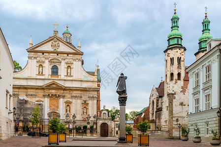 在Krkaow的Petr和aul的美丽教堂建筑图片