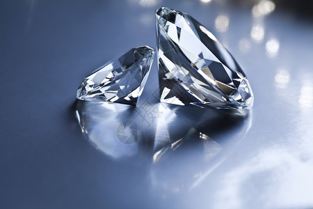 闪亮的钻石多彩的音调概念图片