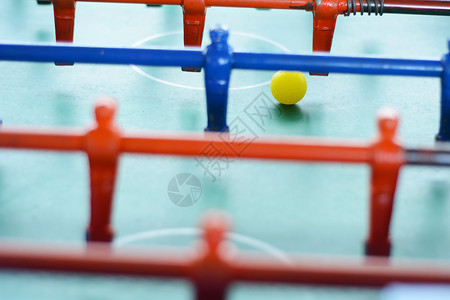 足球桌游戏蓝选手玩具运动游戏概念图片