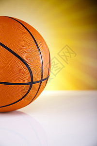 篮球阳光生动多彩的主题图片