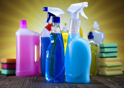 清洁瓶子清洁设备和太阳家庭工作丰富多彩的主题背景