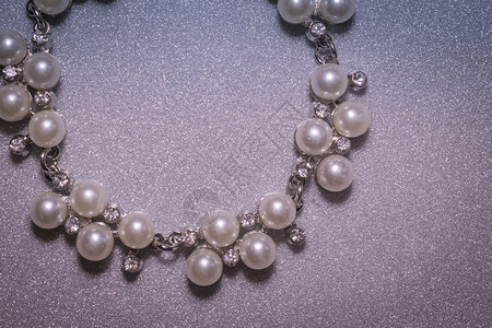 用假珍珠做的装饰时手镯仿制品图片