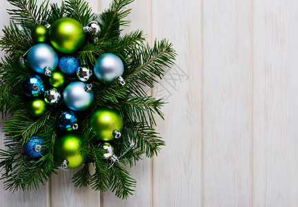 圣诞节背景绿色蓝和银装饰品圣诞节派对装饰品圣诞节问候背景复制空间图片