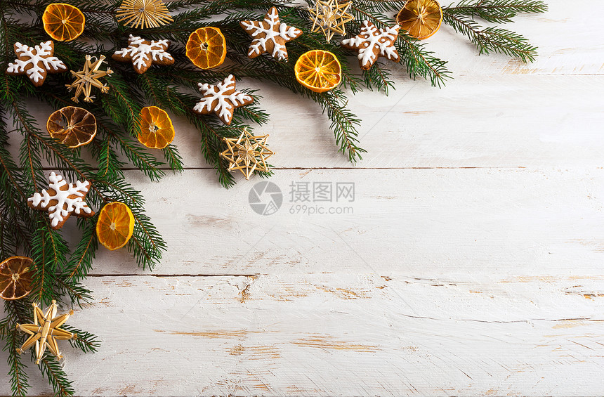 圣诞节背景有姜饼干和橙片圣诞节问候背景复制空间图片