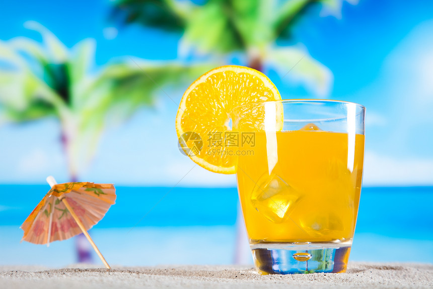 酒精饮料海滩背景自然色彩多的音调图片