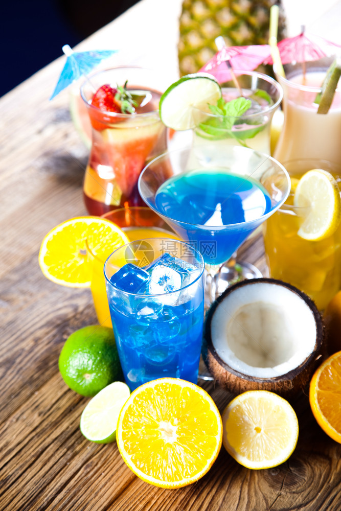 饮酒自然色彩多的音调图片