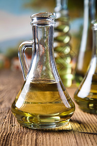 橄榄油瓶地中海农村主题图片