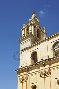 马尔塔丁那圣保罗大教堂的钟楼高清图片