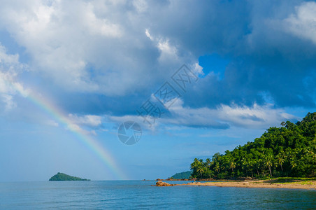 海滩岛屿和彩虹泰国图片
