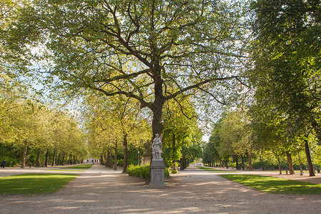 澳门著名商人卢华绍华伦德帕尔公园的雕塑布鲁斯公园中最大的共园在布鲁斯中贝勒盖姆角华伦德帕尔公园周围是皇家的布鲁斯宫殿公园中的雕塑背景