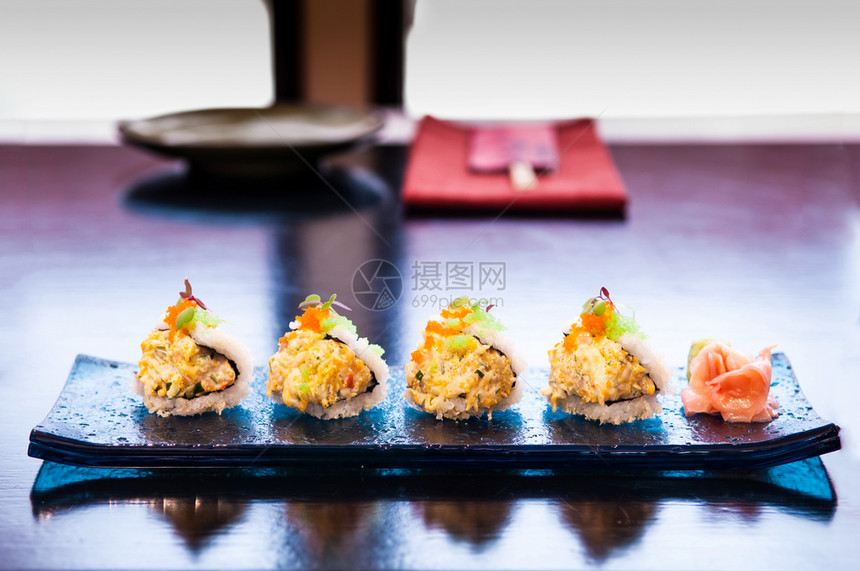 螃蟹卷寿司日本马鸡卷图片