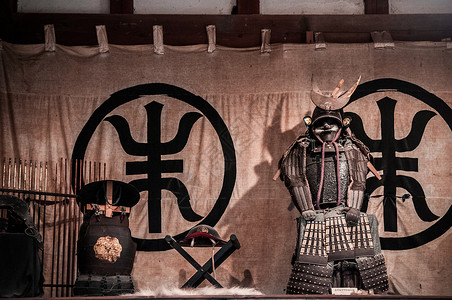武士盔甲日本武士传统在之家的古董盔甲背景