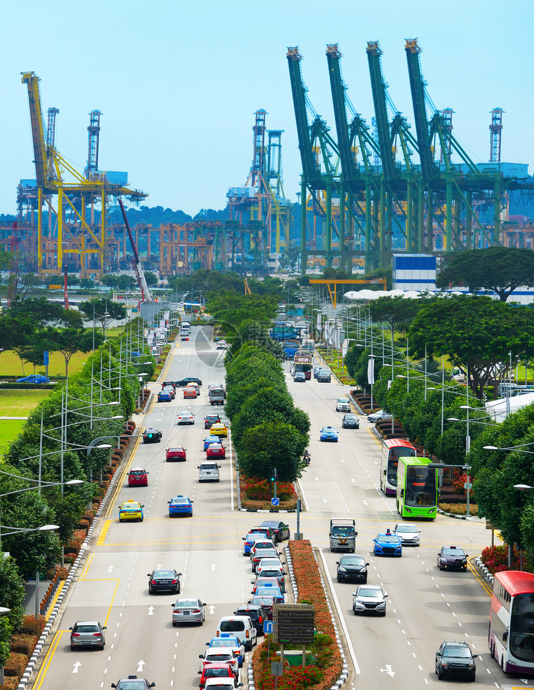 夏拉波公路上港口起重机背景图片