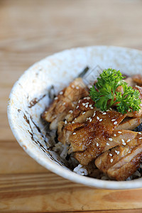 日本料理红烧鸡排饭高清图片