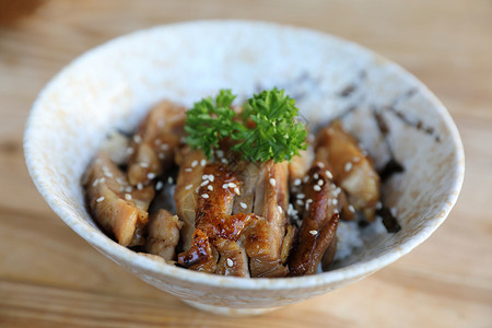 日本料理照烧鸡排饭图片