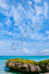 冲绳海蓝色清澈丘陵晶体高清图片