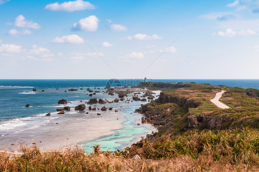 岩石悬崖和东面海边的斗篷山崎米雅科霍基那瓦雅潘图片