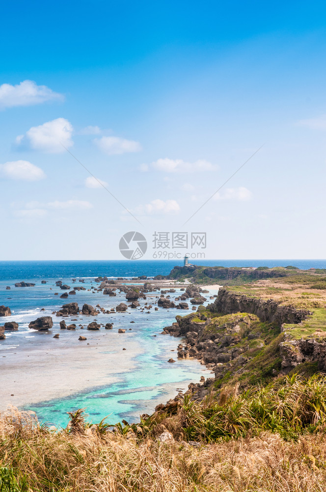 岩石悬崖和东面海边的斗篷山崎米雅科霍基那瓦雅潘图片