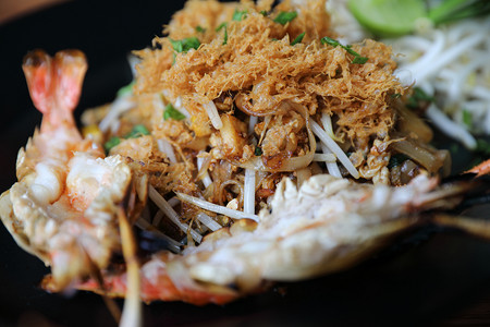 近视图传统的泰式菜品背景图片