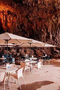 洞穴餐厅2013年第8任背景