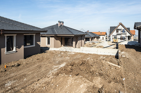 新的建筑房屋阳光明媚的一天建筑工地图片