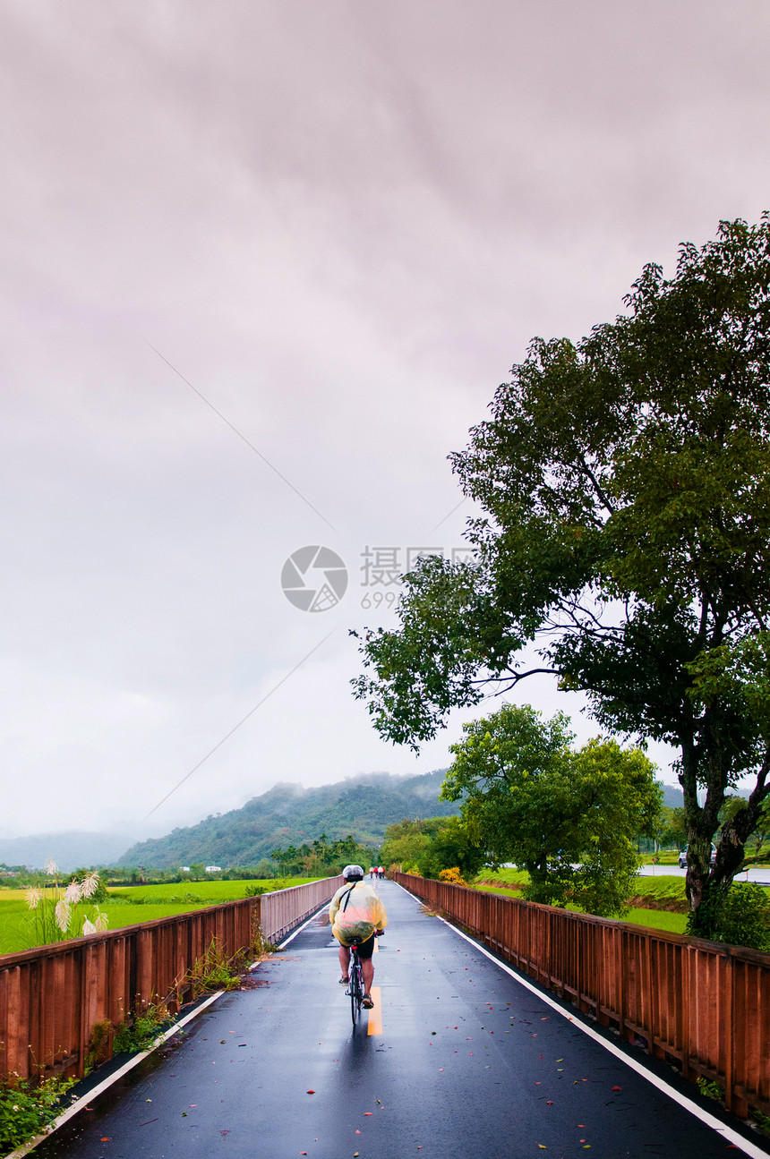 吉山泰东万等地雨后图片