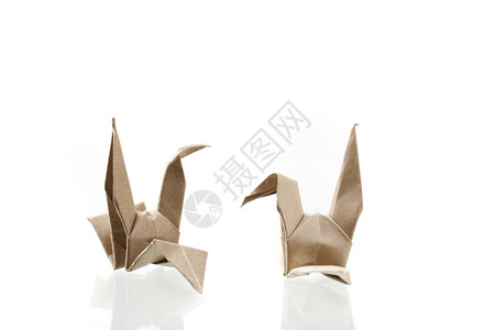 用纸做成的千纸鹤背景图片